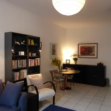 Two Bed In The Heart Of Old Town Easy Walking Distance From The Palais And Beaches 785 Apartamento Cannes