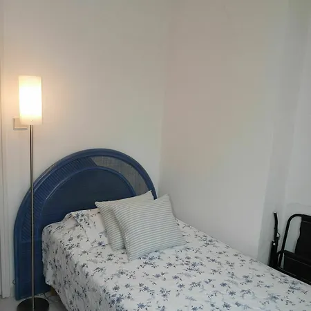 Apartment Two Bed In The Heart Of Old Town Easy Walking Distance From The Palais And Beaches 785 *