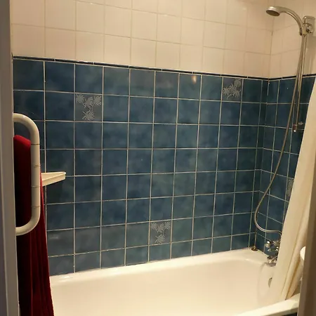 Two Bed In The Heart Of Old Town Easy Walking Distance From The Palais And Beaches 785 Apartment *