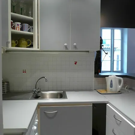 Two Bed In The Heart Of Old Town Easy Walking Distance From The Palais And Beaches 785