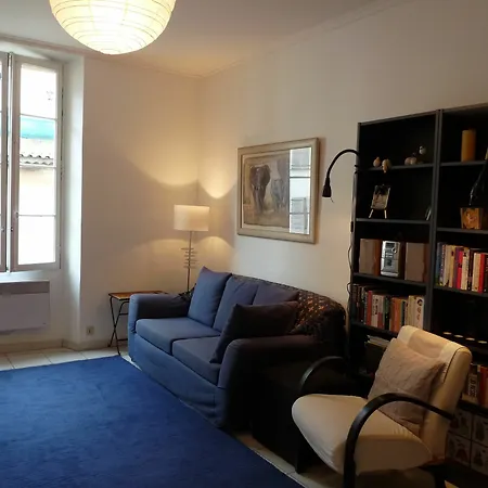 Two Bed In The Heart Of Old Town Easy Walking Distance From The Palais And Beaches 785 Appartement