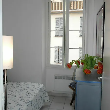 Appartement Two Bed In The Heart Of Old Town Easy Walking Distance From The Palais And Beaches 785 Cannes