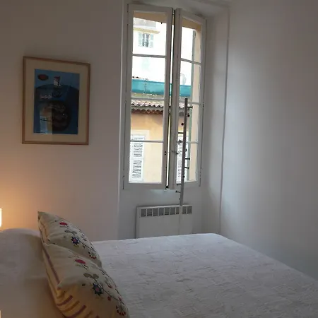 Two Bed In The Heart Of Old Town Easy Walking Distance From The Palais And Beaches 785 Appartement