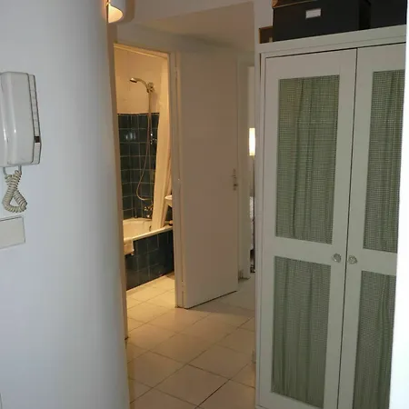 Appartement Two Bed In The Heart Of Old Town Easy Walking Distance From The Palais And Beaches 785 Cannes