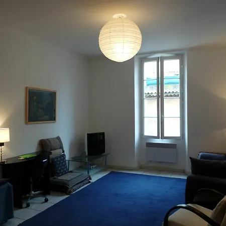 Two Bed In The Heart Of Old Town Easy Walking Distance From The Palais And Beaches 785 Appartement